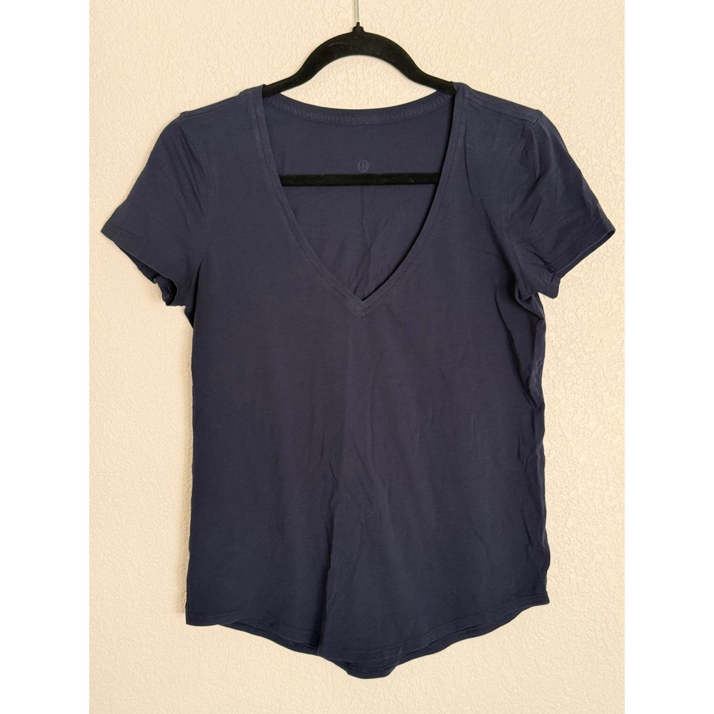 Lululemon Love Tee V Neck Short Sleeve Navy Blue T-Shirt Curved Hem